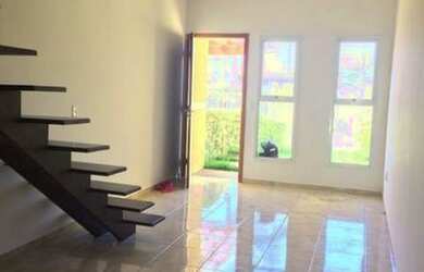 Imagem: A casa possui 2 Dormitórios, 1 Banheiro, 2 Vagas na garagem