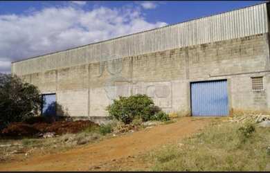 Imagem: O terreno possui 3.500m² de Área e está localizado em Alto