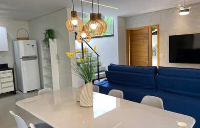 Imagem: A casa em condomínio possui 3 Dormitórios, 1 Banheiro, 3 Vagas