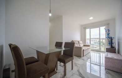 Imagem: O apartamento possui 2 Dormitórios, 1 Banheiro, 1 Vaga na garagem