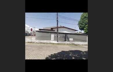 Imagem: A casa possui 2 Dormitórios, 2 Banheiros, 1 Vaga na garagem