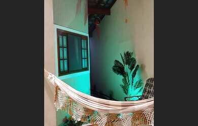 Imagem: A casa possui 2 Dormitórios, 2 Banheiros, 2 Vagas na garagem