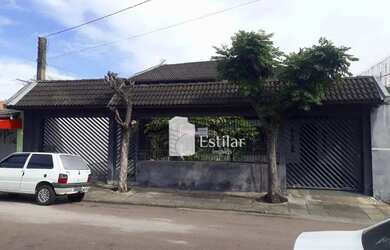 Imagem: A casa possui 4 Dormitórios, 3 Banheiros, 2 Vagas na garagem