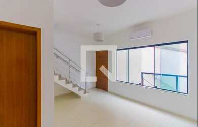 Imagem: A casa em condomínio possui 2 Dormitórios, 3 Banheiros, 1