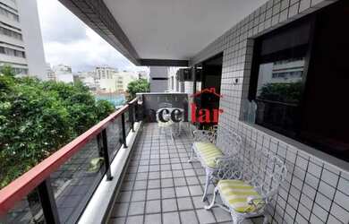 Imagem: O apartamento possui 3 Dormitórios, 3 Banheiros, 2 Vagas na