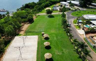 Imagem: A casa em condomínio possui 5 Dormitórios, 5 Banheiros, 5