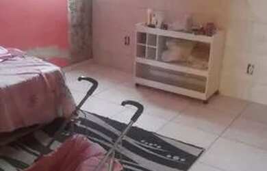 Imagem: A casa possui 2 Dormitórios, 1 Banheiro e está localizado