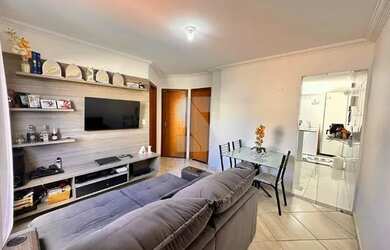 Imagem: O apartamento possui 2 Dormitórios, 1 Banheiro, 1 Vaga na garagem