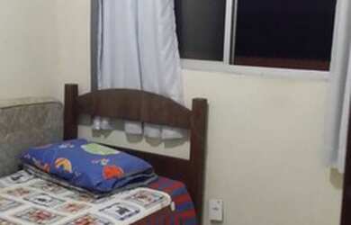 Imagem: O apartamento possui 2 Dormitórios, 1 Banheiro, 1 Vaga na garagem