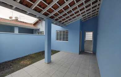 Imagem: A casa possui 2 Dormitórios, 1 Banheiro, 1 Vaga na garagem