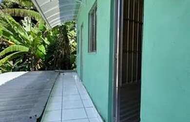 Imagem: A casa possui 1 Dormitório, 1 Banheiro e está localizado