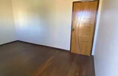 Imagem: A casa possui 3 Dormitórios, 2 Banheiros, 1 Vaga na garagem