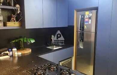 Imagem: A kitnet possui 1 Dormitório, 1 Banheiro, 1 Vaga na garagem