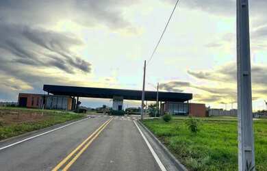 Imagem: O terreno possui 250m² de Área e está localizado em Plano