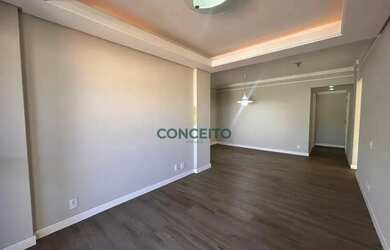 Imagem: O apartamento possui 3 Dormitórios, 1 Banheiro, 2 Vagas na