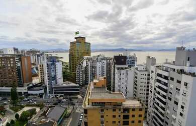 Imagem: O apartamento na cobertura possui 3 Dormitórios, 5 Banheiros