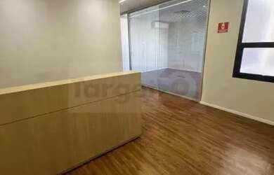 Imagem: O depósito possui 2 Vagas na garagem e 142m² de Área e está