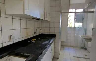 Imagem: O apartamento possui 3 Dormitórios, 1 Banheiro, 1 Vaga na garagem