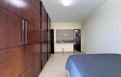 Imagem 14: Excepcional sobrado no Portal do Sol 1, em frente à Praça