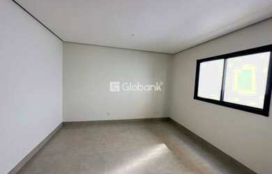 Imagem 11: Casa em Montes Claros, no bairro Ibituruna, à venda