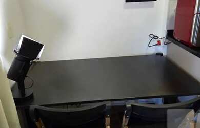 Imagem: O apartamento possui 1 Dormitório, 1 Banheiro, 1 Vaga na garagem