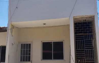 Imagem: A casa possui 1 Dormitório, 1 Banheiro e está localizado