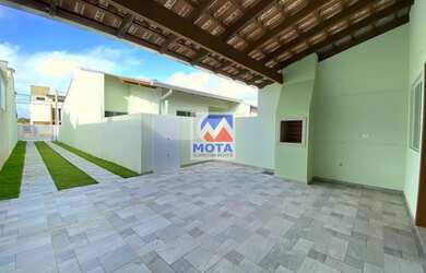 Imagem: A casa possui 3 Dormitórios, 2 Banheiros, 3 Vagas na garagem