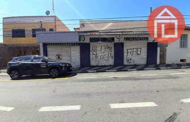 Imagem: O depósito possui 3 Vagas na garagem, 448m² de Área e está