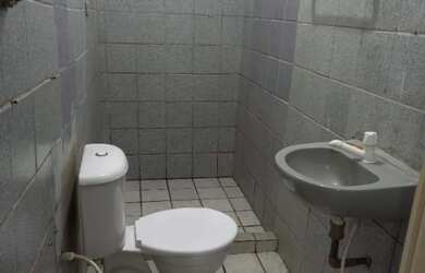 Imagem: A casa possui 3 Dormitórios, 2 Banheiros e está localizado