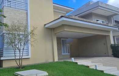 Imagem: A casa em condomínio possui 4 Dormitórios, 4 Banheiros, 2