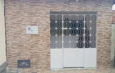 Imagem: A casa possui 2 Dormitórios e 1 Banheiro e está localizado