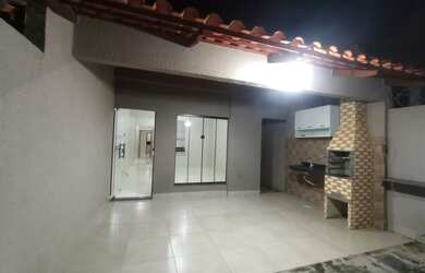 Imagem: A casa possui 2 Dormitórios, 2 Banheiros e está localizado