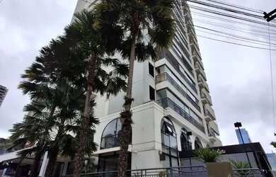 Imagem: O apartamento possui 1 Dormitório, 1 Banheiro, 1 Vaga na garagem