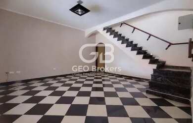 Imagem: A casa possui 3 Dormitórios, 3 Banheiros, 2 Vagas na garagem