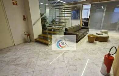 Imagem: O depósito possui 5 Vagas na garagem, 270m² de Área e está