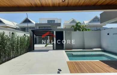 Imagem: A casa em condomínio possui 5 Dormitórios, 5 Banheiros, 5