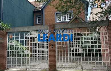 Imagem: A casa possui 2 Dormitórios, 4 Banheiros, 2 Vagas na garagem