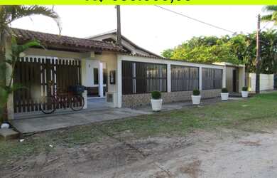 Imagem: A casa possui 3 Dormitórios, 2 Banheiros, 250m² de Área e