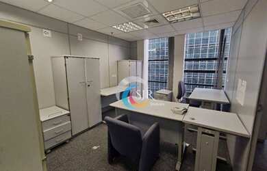 Imagem: O depósito possui 3 Vagas na garagem, 488m² de Área e está