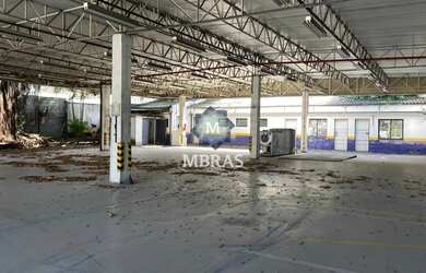 Imagem: O depósito possui 5 Vagas na garagem, 1.630m² de Área e