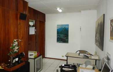 Imagem: O depósito possui 1 Vaga na garagem, 32m² de Área e está