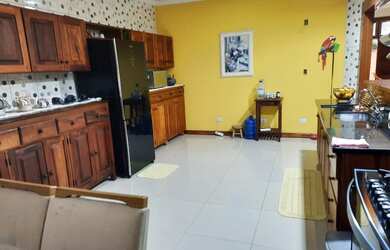 Imagem: A casa possui 5 Dormitórios, 5 Banheiros, 5 Vagas na garagem