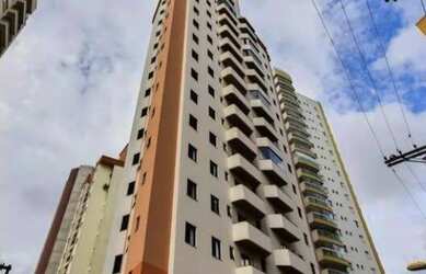 Imagem: O apartamento possui 3 Dormitórios, 1 Banheiro, 2 Vagas na