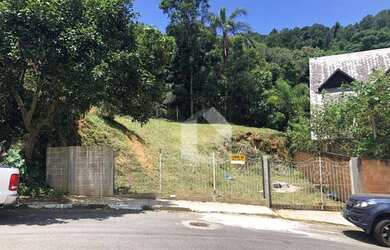 Imagem: O terreno possui 348m² de Área e está localizado em Parque