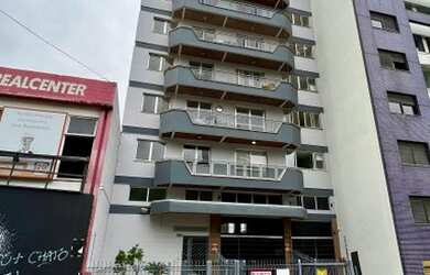 Imagem: O depósito possui 2 Vagas na garagem, 200m² de Área e está