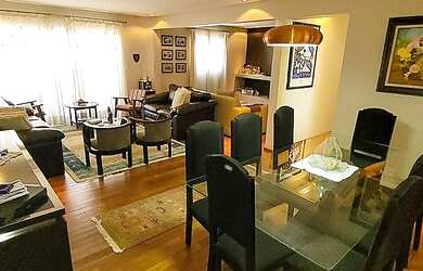 Imagem: O apartamento possui 2 Dormitórios, 2 Banheiros, 2 Vagas na