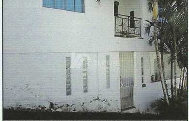 Imagem: O apartamento possui 3 Dormitórios, 1 Banheiro, 142m² de Área