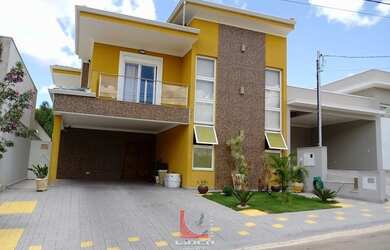 Imagem: A casa em condomínio possui 3 Dormitórios, 3 Banheiros, 2