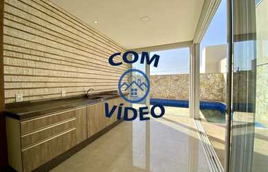 Imagem: A casa em condomínio possui 4 Dormitórios, 5 Banheiros, 4