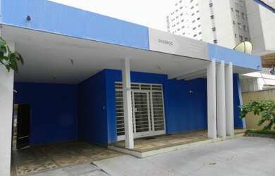 Imagem: O depósito possui 1 Vaga na garagem, 365m² de Área e está